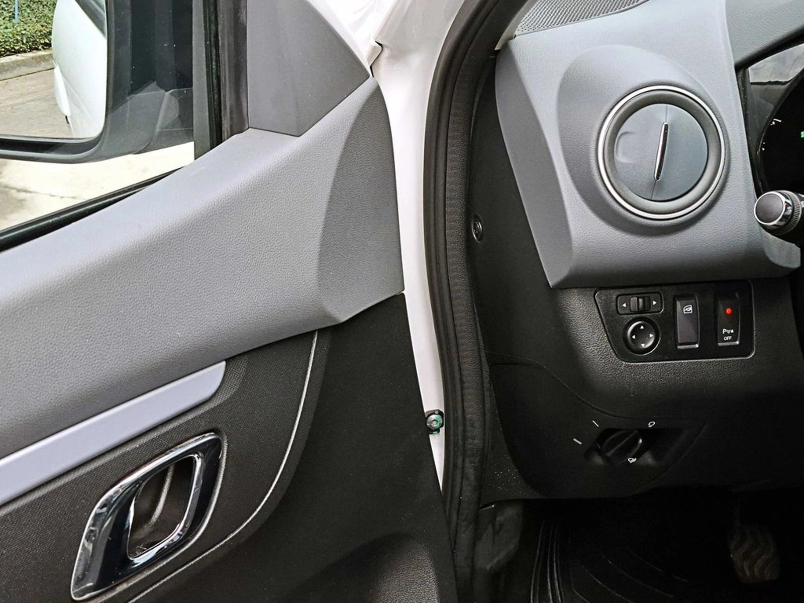 Renault KWID E-TECH 2025 - Imagen 13 de 20