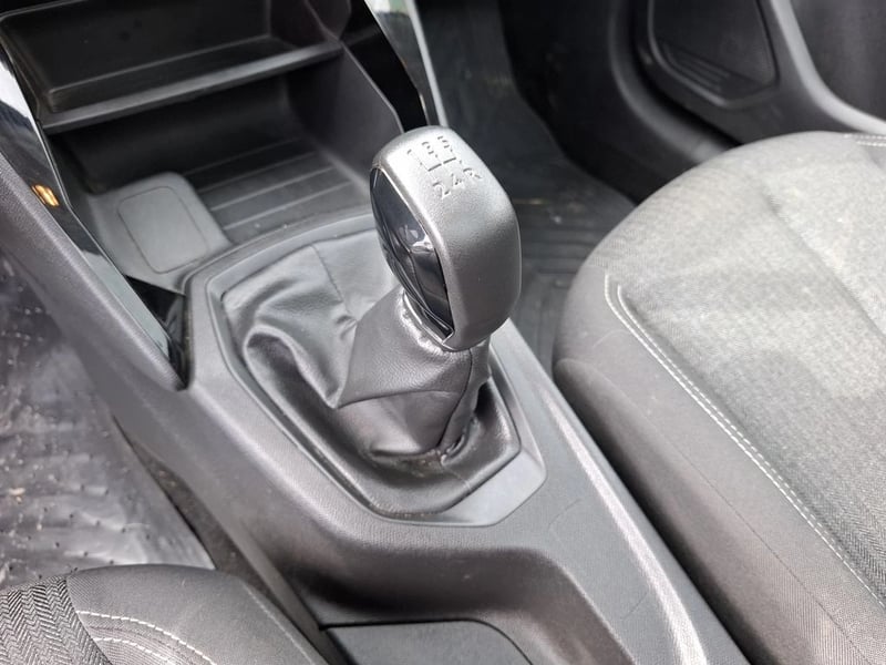 Peugeot 208 1.2 STYLE PURETECH 75 4X2 MT 5P 2023 - Imagen 20 de 20
