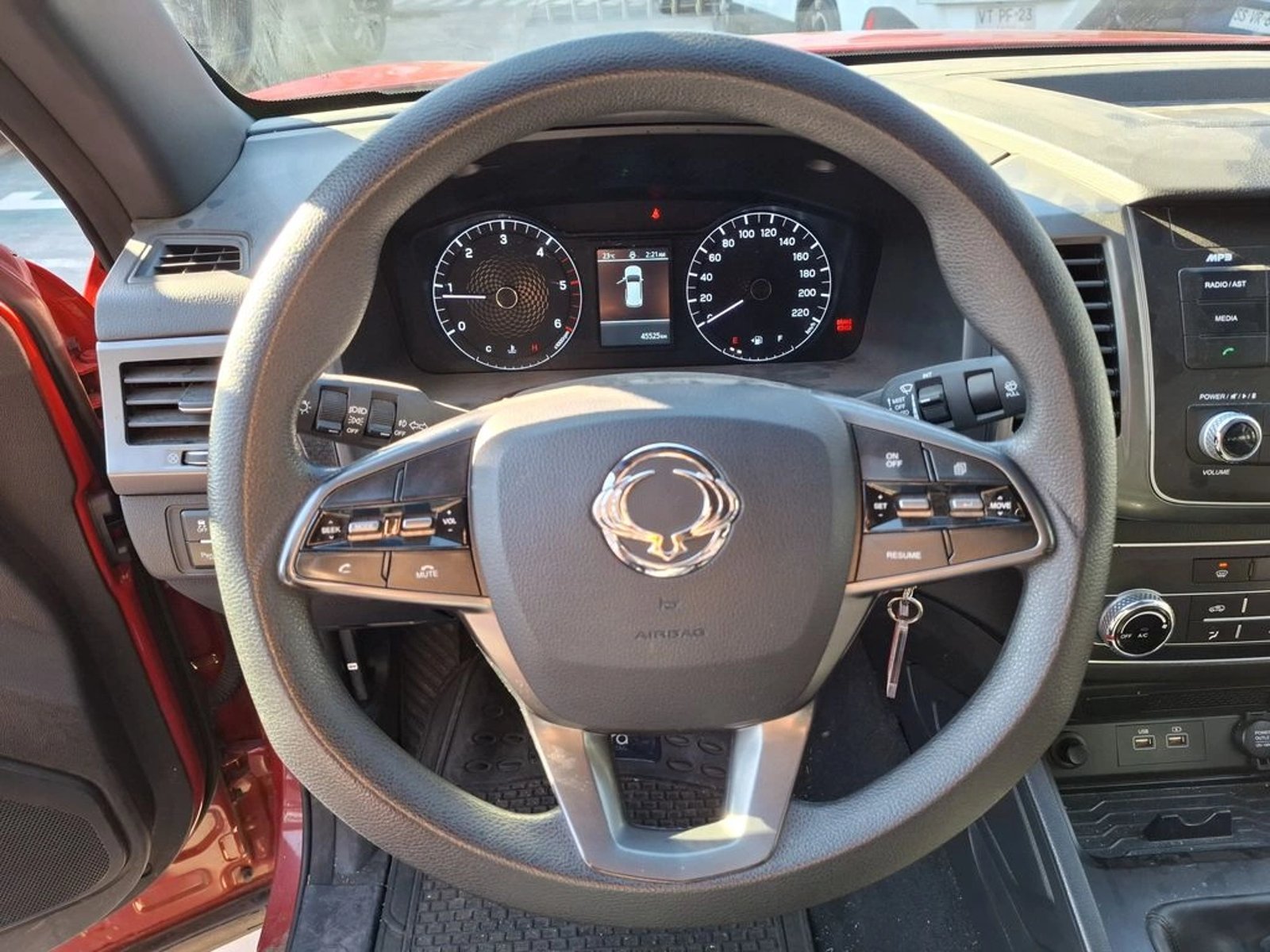 SsangYong MUSSO 2.2 GRAND GLX TD DIESEL 4WD MT6 4P 2024 - Imagen 14 de 20