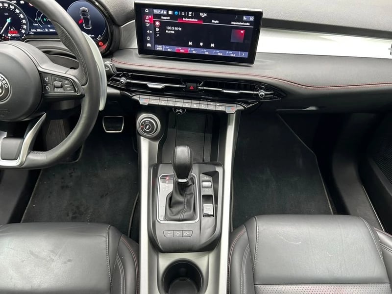 Alfa Romeo TONALE 1.3 TRIBUTO PHEV HYBRID 4X4 AT 5P 2025 - Imagen 8 de 15