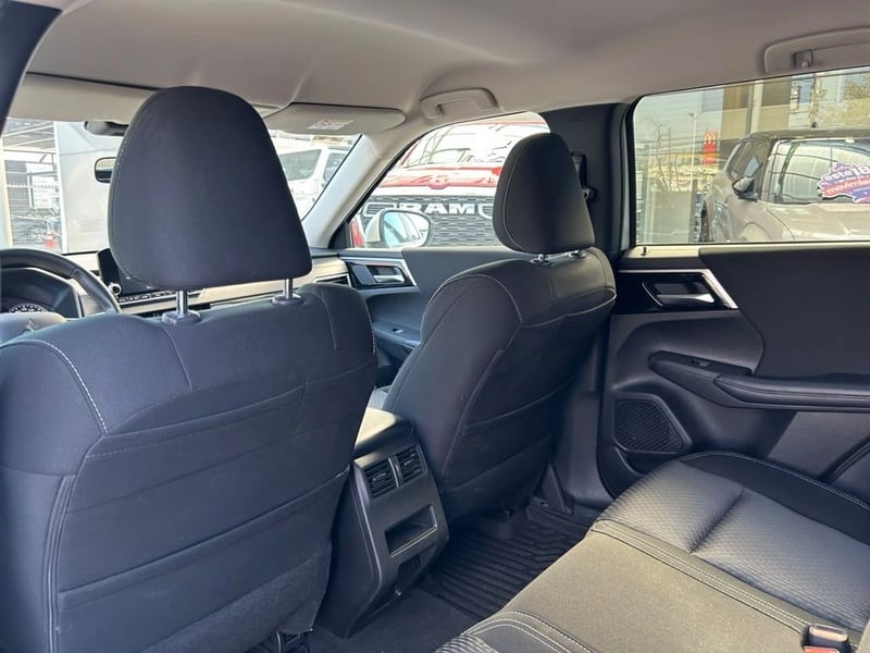 Mitsubishi OUTLANDER GL 2.5 AUT 2024 - Imagen 7 de 16