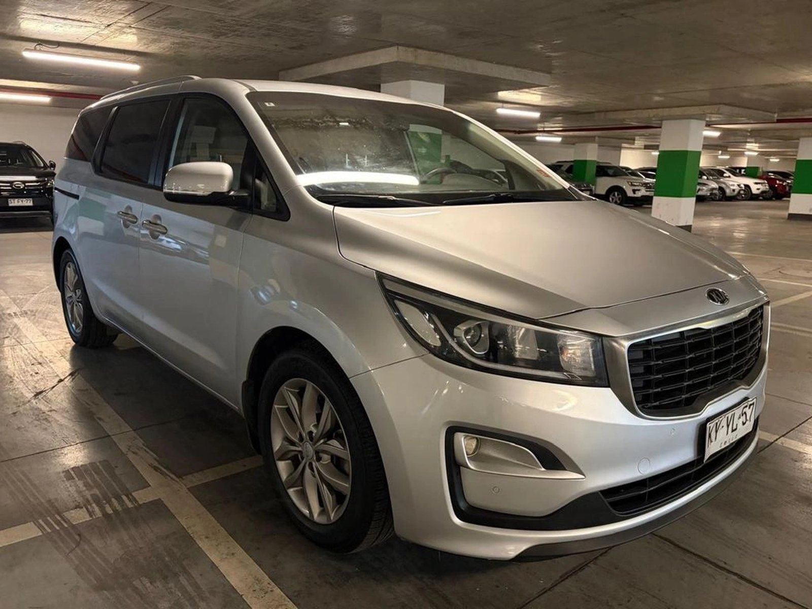 Kia GRAND CARNIVAL EX 3.3 AUT 2019 - Foto 3 de 19
