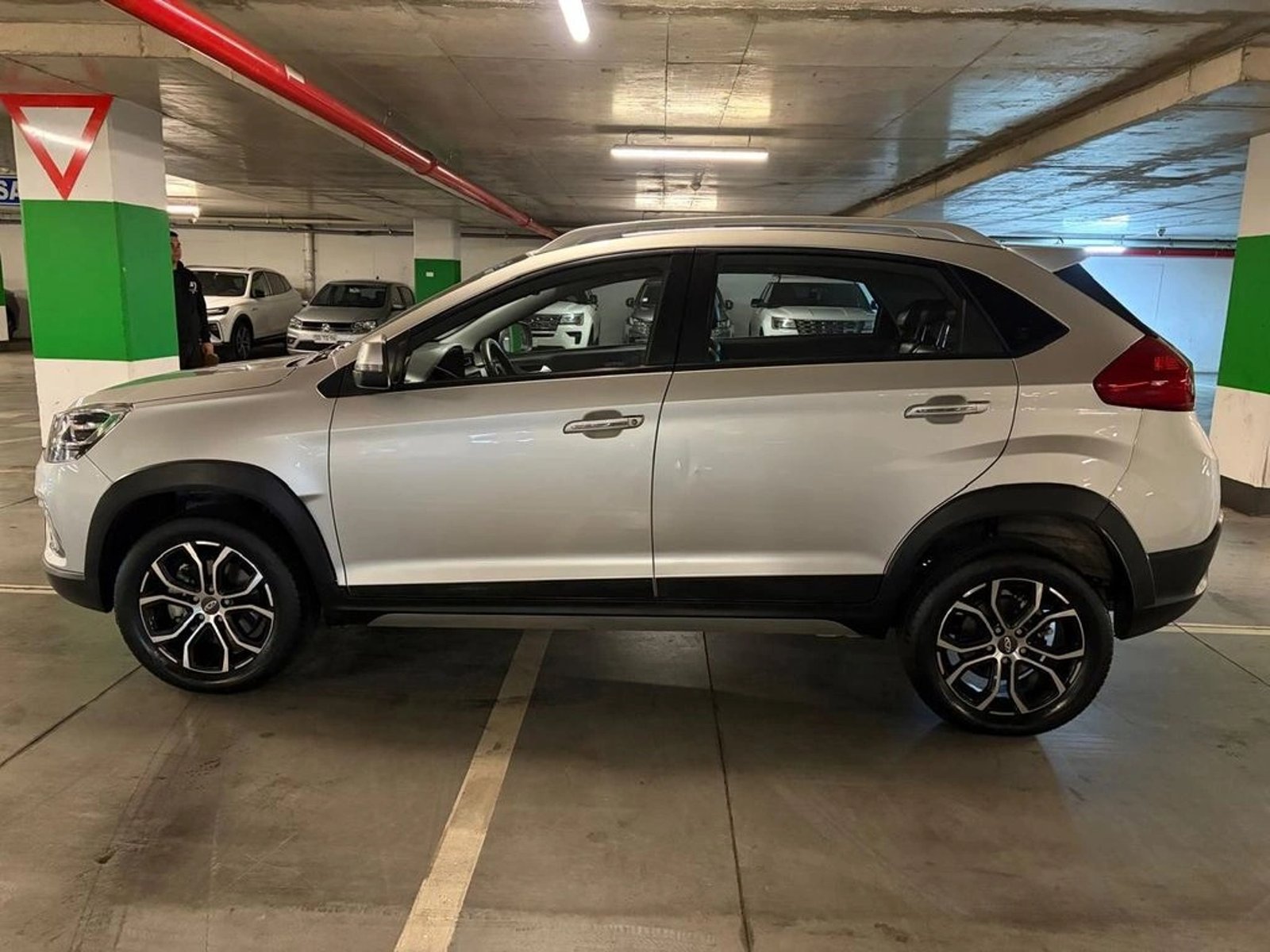 Chery TIGGO 2 1.5 VVT L 4X2 MT 5P ÚNICO DUEÑO 2022 - Imagen 14 de 16
