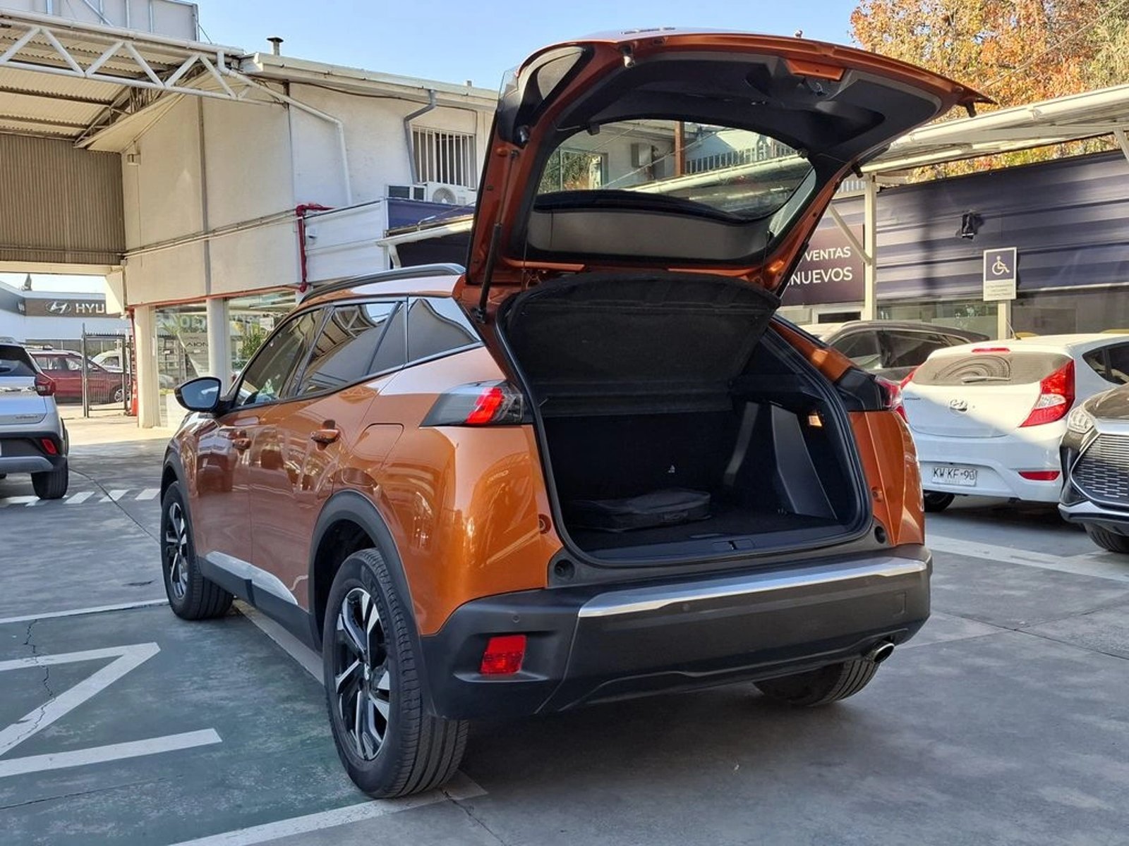 PEUGEOT 2008 2022 - Imagen 11 de 20