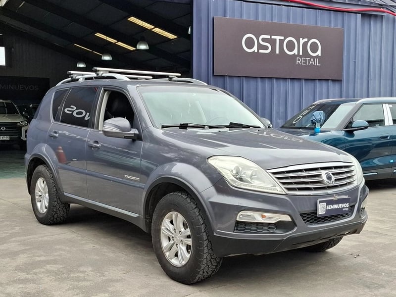 SsangYong REXTON 2.0 DIESEL 2WD MT 5P 2016 - Imagen 3 de 20