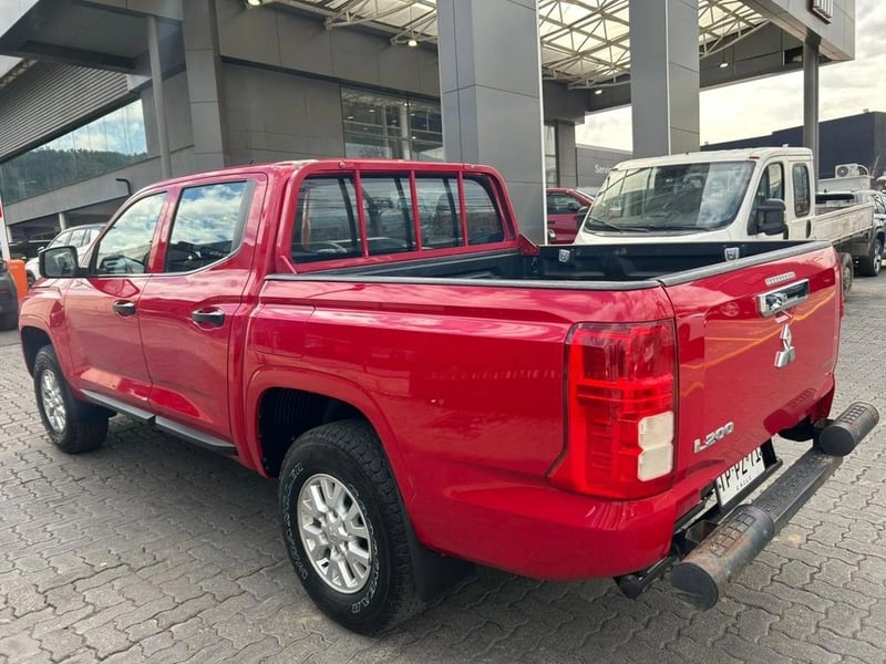Mitsubishi L200 KATANA XRT 4X4 2.4 2024 - Imagen 5 de 17