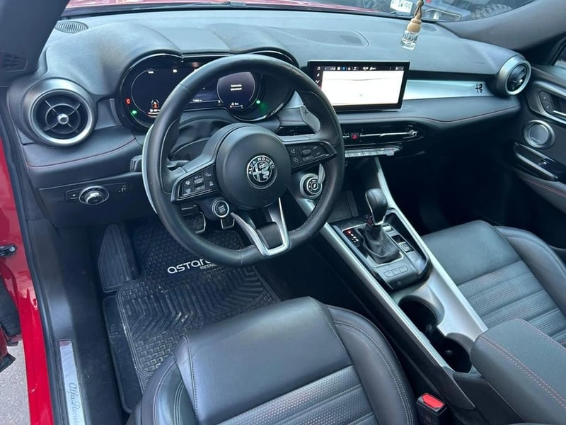 Alfa Romeo TONALE 1.3 TRIBUTO PHEV HYBRID 4X4 AT 5P 2025 - Imagen 12 de 16