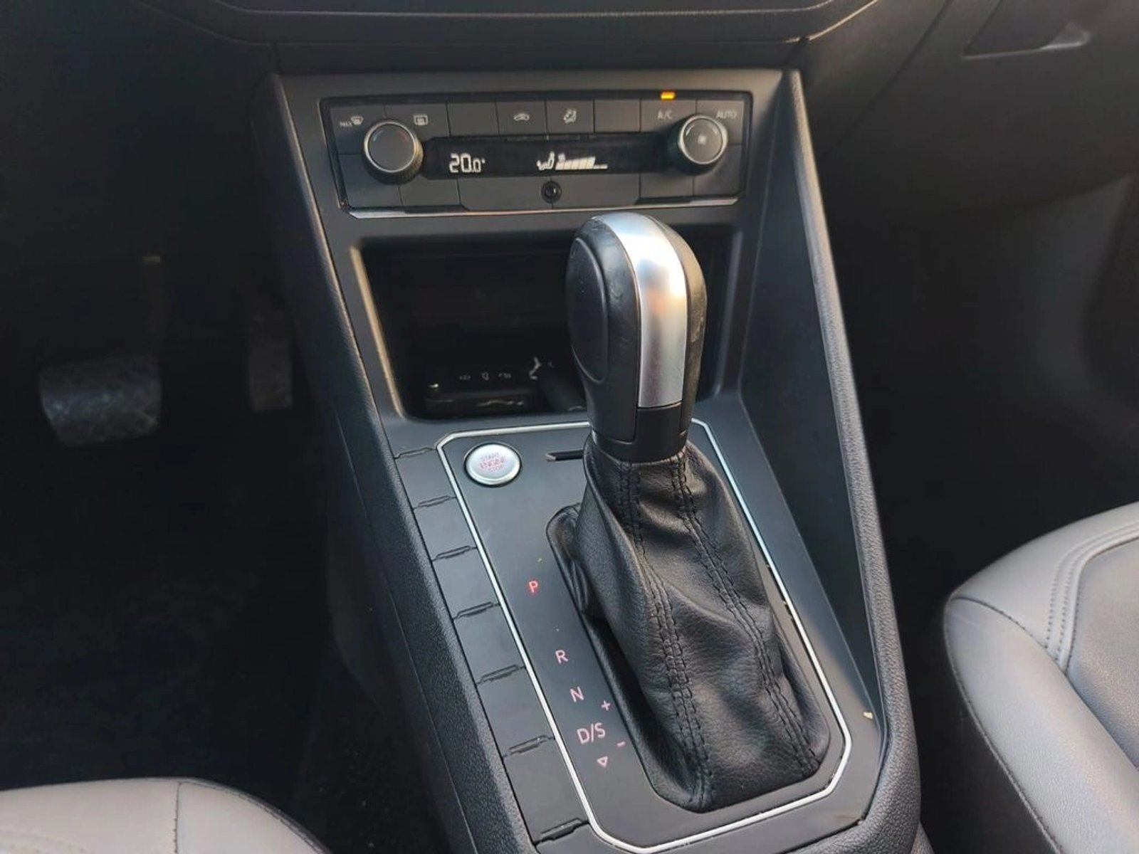Volkswagen NIVUS 1.0T AT TSI HIGLINE 2022 - Imagen 16 de 17