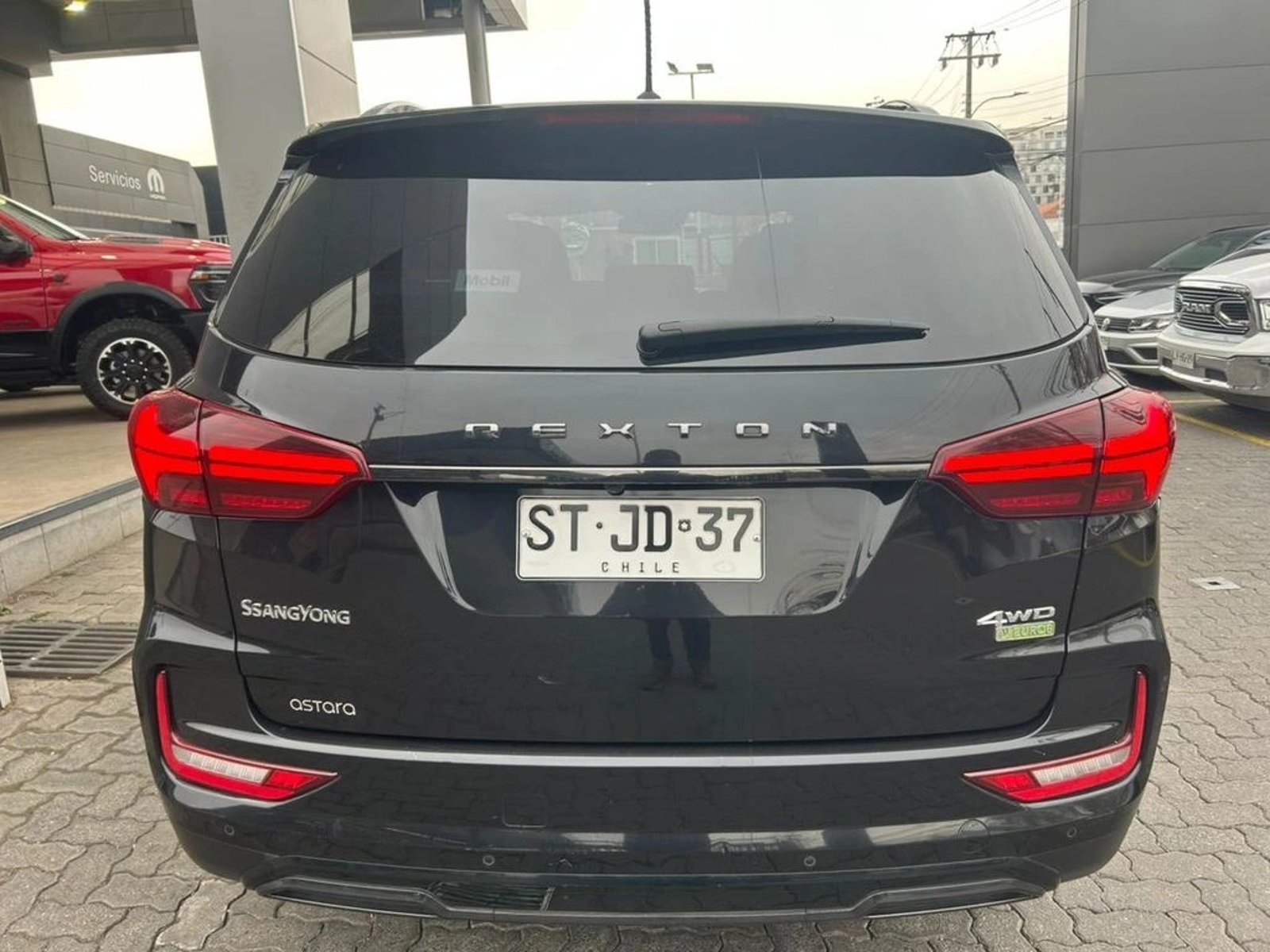 SSANGYONG REXTON 2.2T BLACK EDITION DIESEL 4X4 8AT 5P 2023 - Imagen 6 de 17
