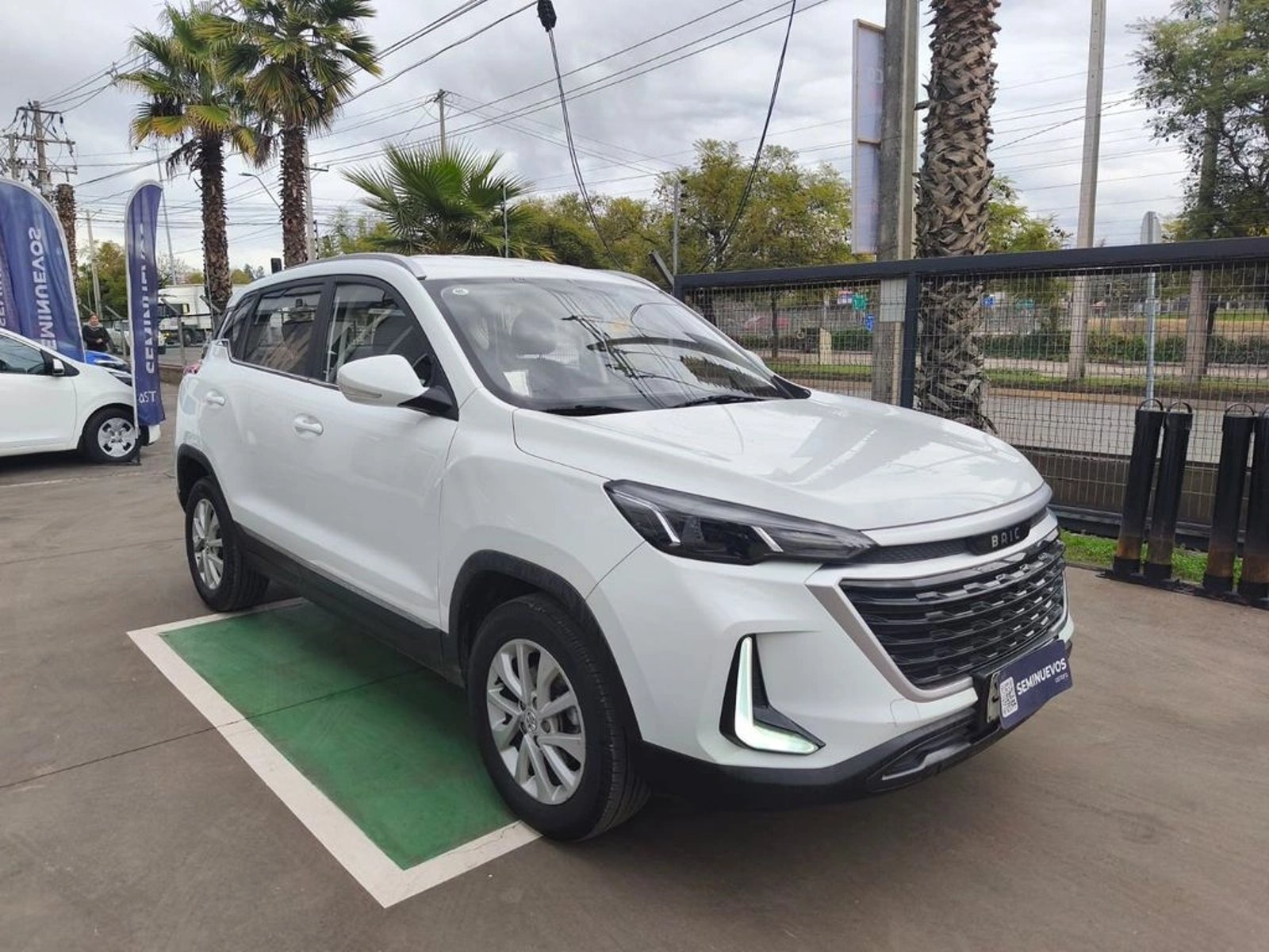 BAIC X35 1.5 COMFORT 2023 - Foto 2 de 20
