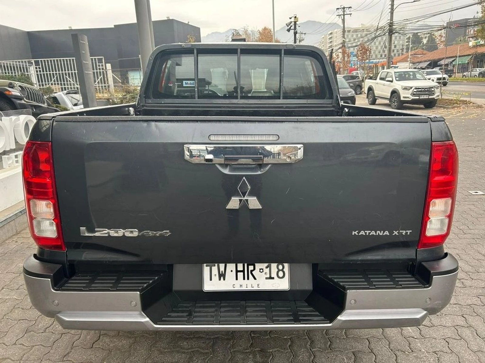 Mitsubishi L200 2.4 KATANA XRT DIESEL 4X4 DOB. CAB. EURO6 MT 4P 2025 - Imagen 6 de 17