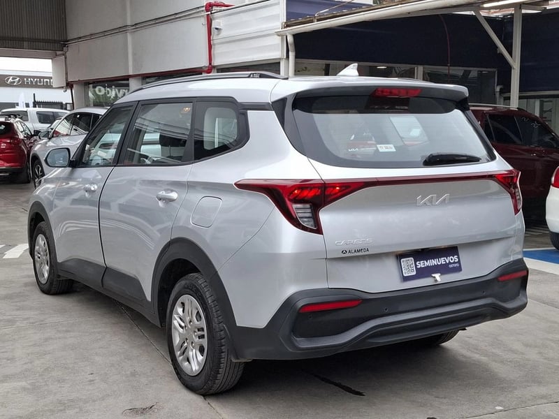 Kia CARENS 1.5L LX 4X2 6MT 5P 2025 - Imagen 10 de 20