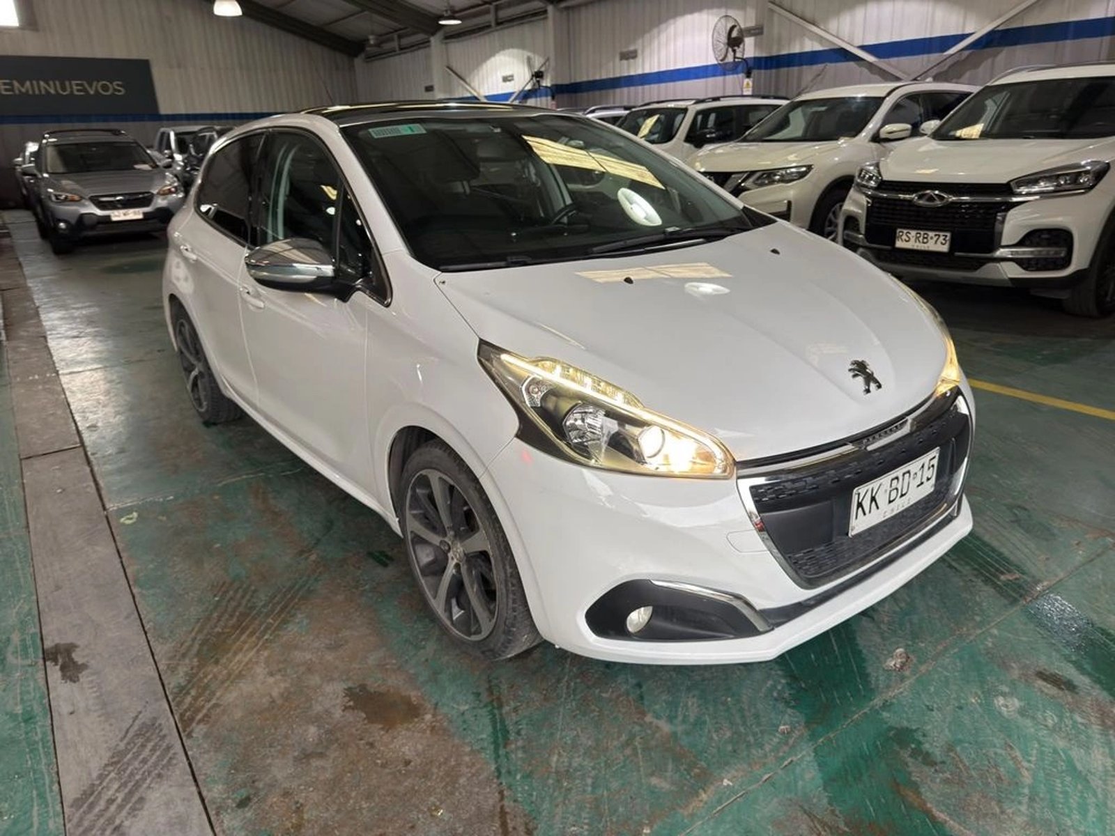 Peugeot 208 1.2 ALLURE PACK 4X2 110HP AT6 5P 2018 - Foto 4 de 20