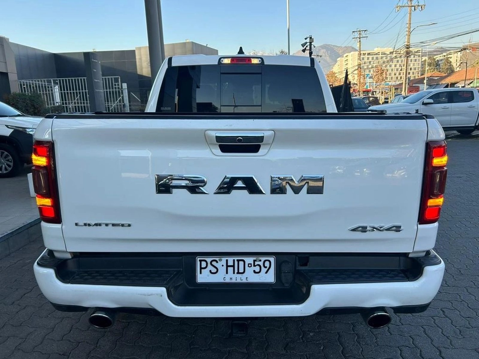 RAM 1500 5.7 LIMITED 4X4 AT 4P 2021 - Imagen 6 de 17