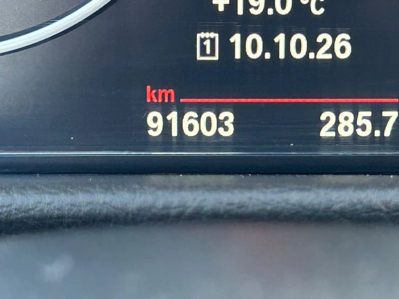 BMW 318 I LCI 1.5 2017 - Imagen 13 de 15