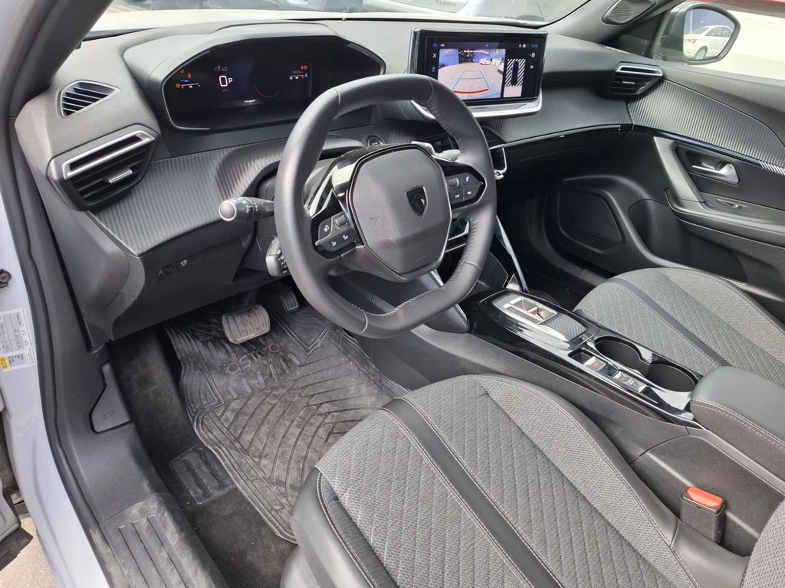 PEUGEOT 2008 1.2 ALLURE PACK PURETECH 130 4X2 AT 5P 2024 - Imagen 13 de 20