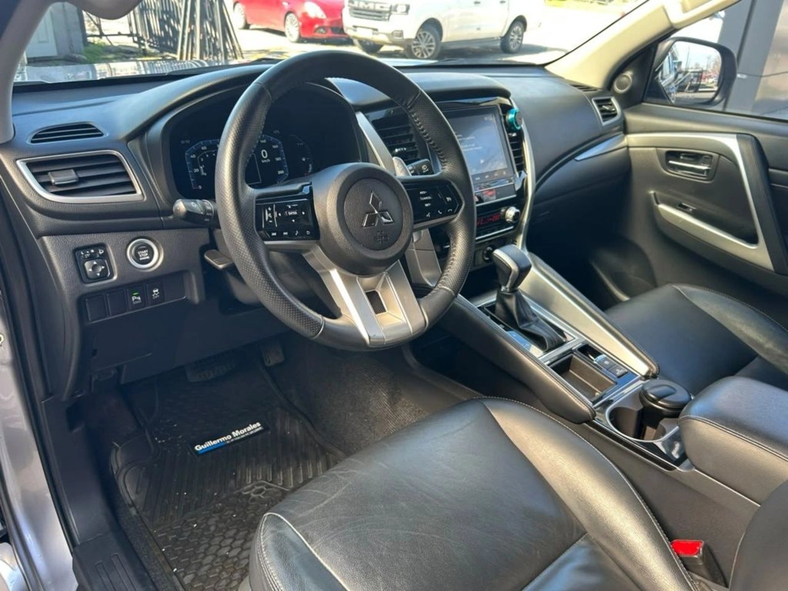 Mitsubishi MONTERO SPORT 4X2 3.0 AUT 2025 - Imagen 12 de 17