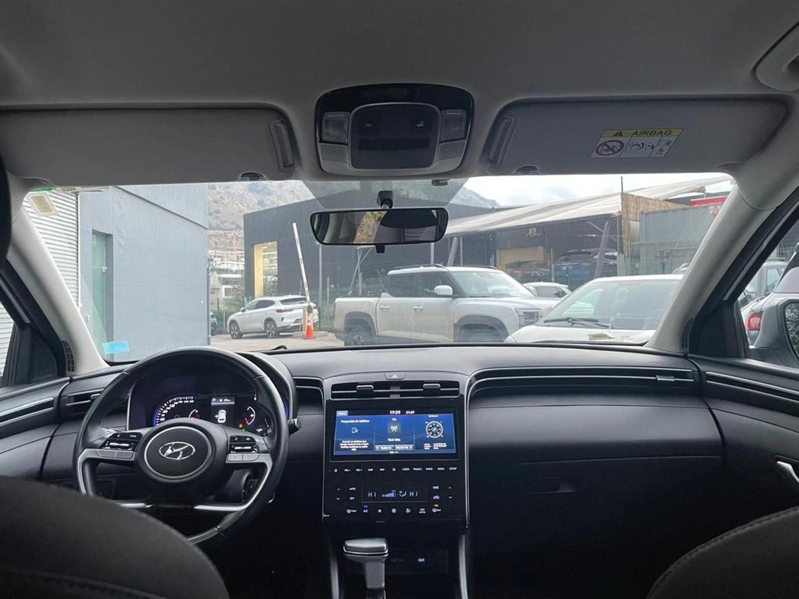 Hyundai TUCSON 2.0 NX4 PLUS AT 4X4 2022 - Imagen 14 de 18