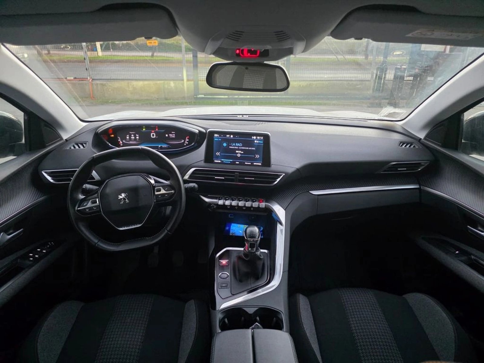 PEUGEOT 3008 2022 - Imagen 16 de 20