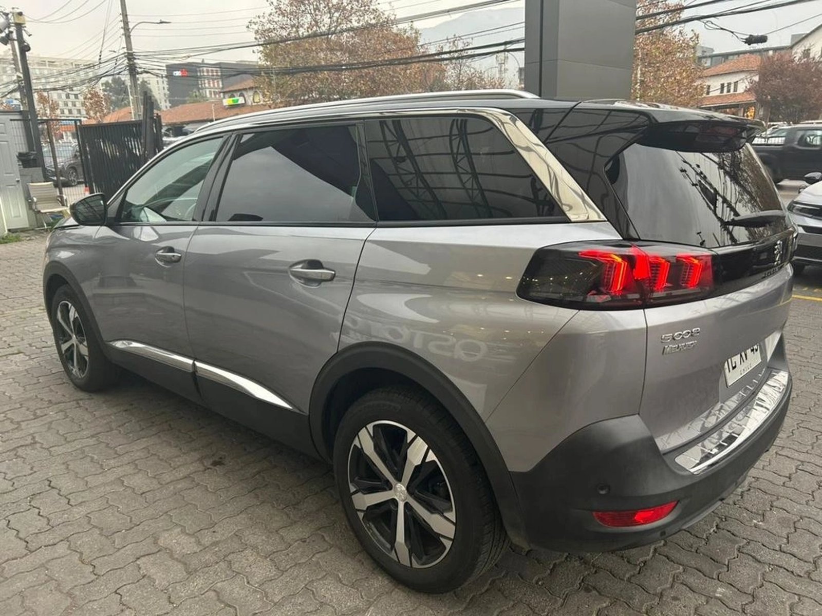 Peugeot 5008 1.5 ALLURE PACK BLUEHDI 130 EAT8 AT 2024 - Imagen 5 de 17