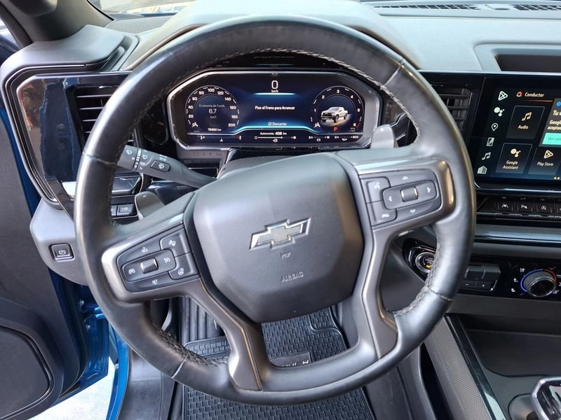 Chevrolet SILVERADO 6.2 ZR2 4X4 AT 4P 2024 - Imagen 15 de 20