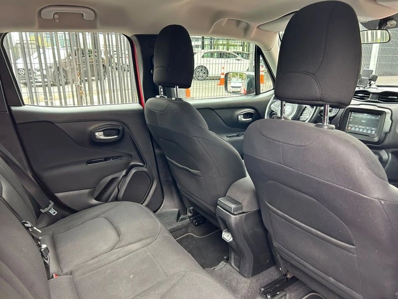 Jeep RENEGADE 1.8 SPORT LX 4X2 AT 5P 2023 - Imagen 8 de 16