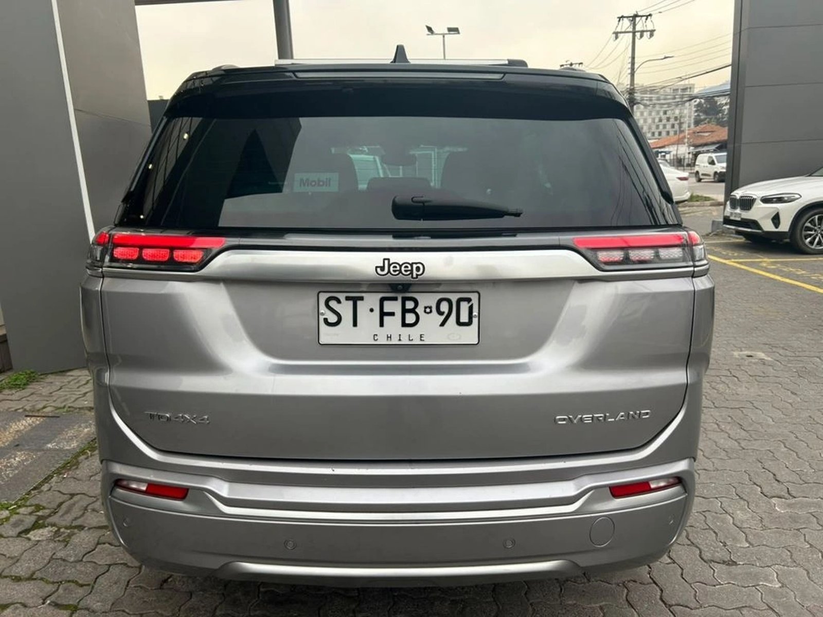 Jeep COMMANDER 2.0 OVERLAND AT 4X4 DIESEL 2023 - Imagen 6 de 17