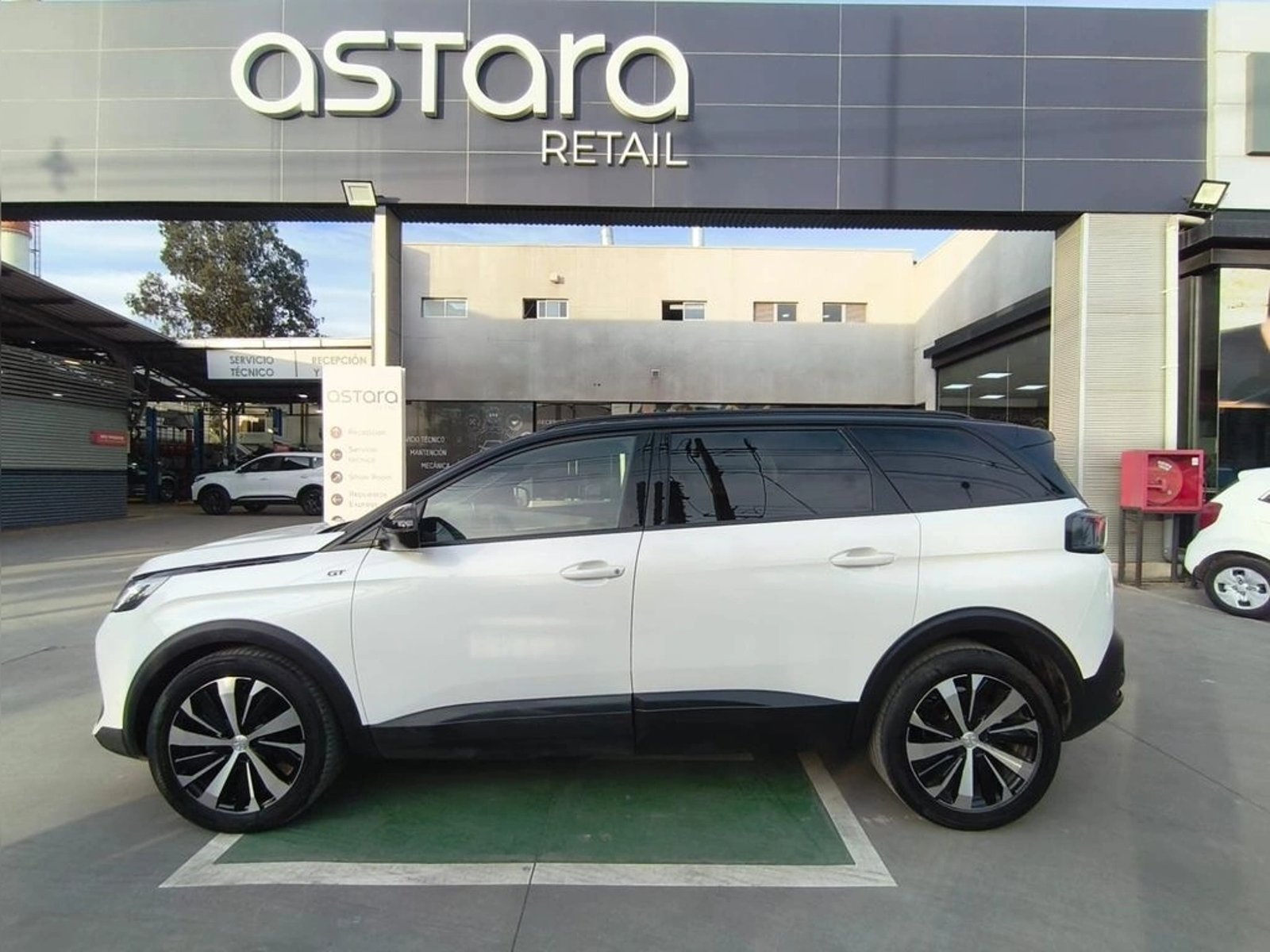 Peugeot 5008 GT LINE BLUEHDI 130 1.5 AUT DIESEL 2023 - Imagen 10 de 20