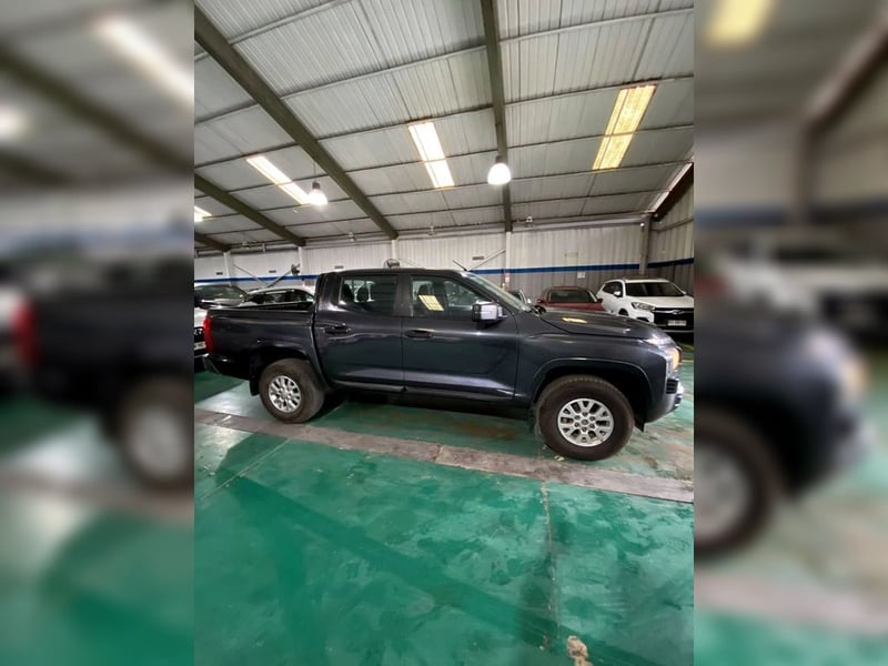 Mitsubishi L200 2.4 KATANA CRT DIESEL DOB. CAB. 4X4 MT 4P 2024 - Imagen 6 de 12