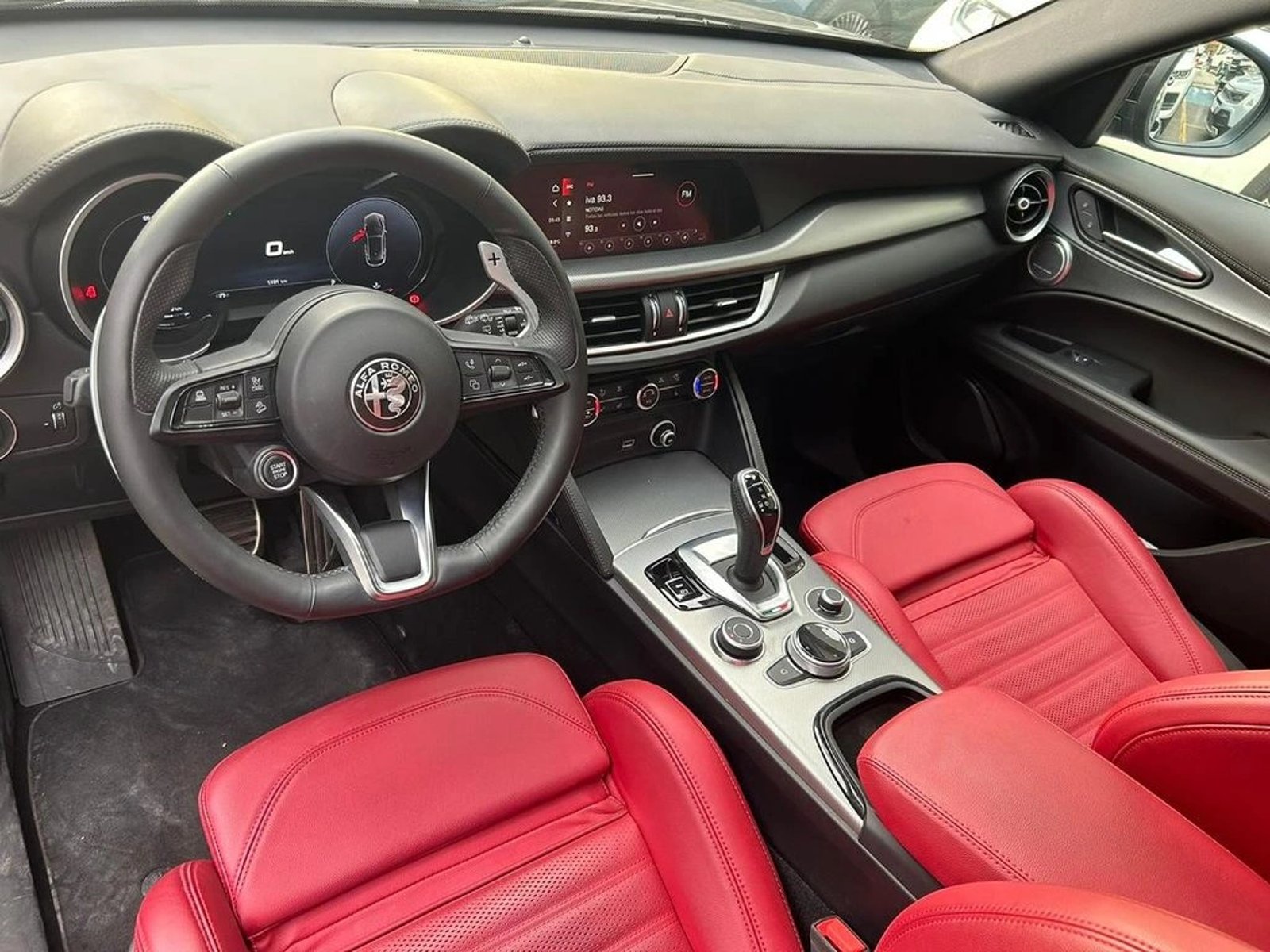 Alfa Romeo STELVIO 2.0 SUPER AWD AT 5P 2024 - Imagen 12 de 16