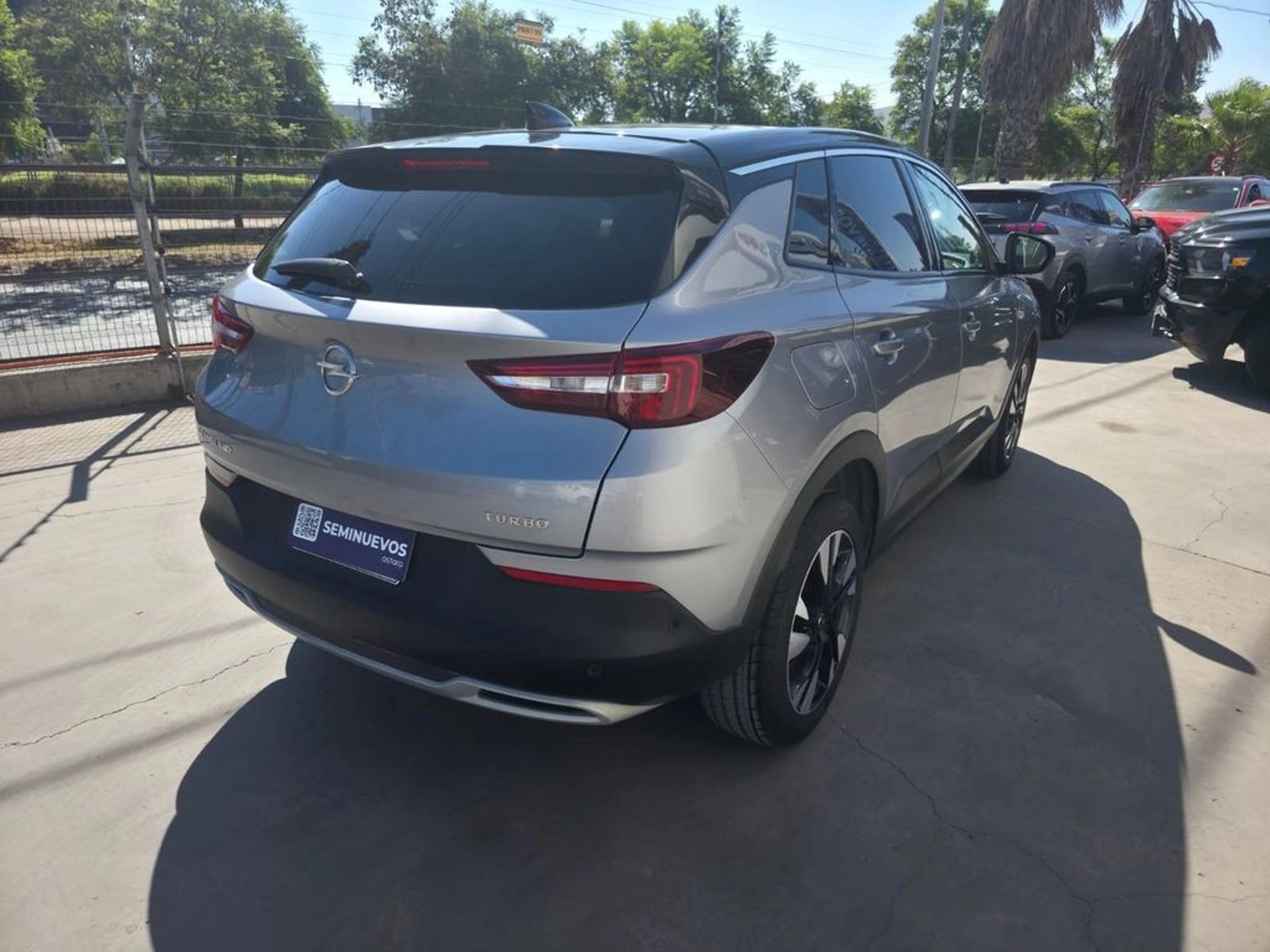 Opel GRANDLAND X INNOVATION 1.6T 2020 - Foto 5 de 19
