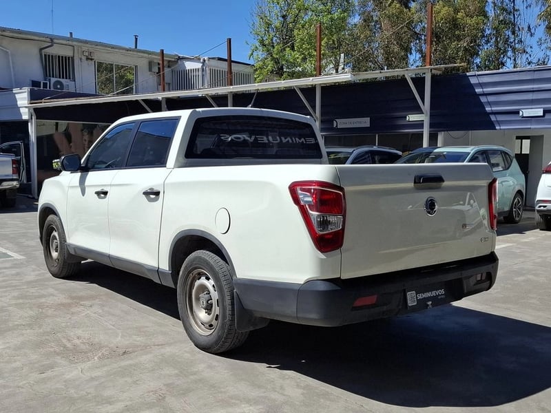 SsangYong GRAND MUSSO 2.2 GRAND LX TD DIESEL 2WD MT6 4P 2023 - Imagen 8 de 20