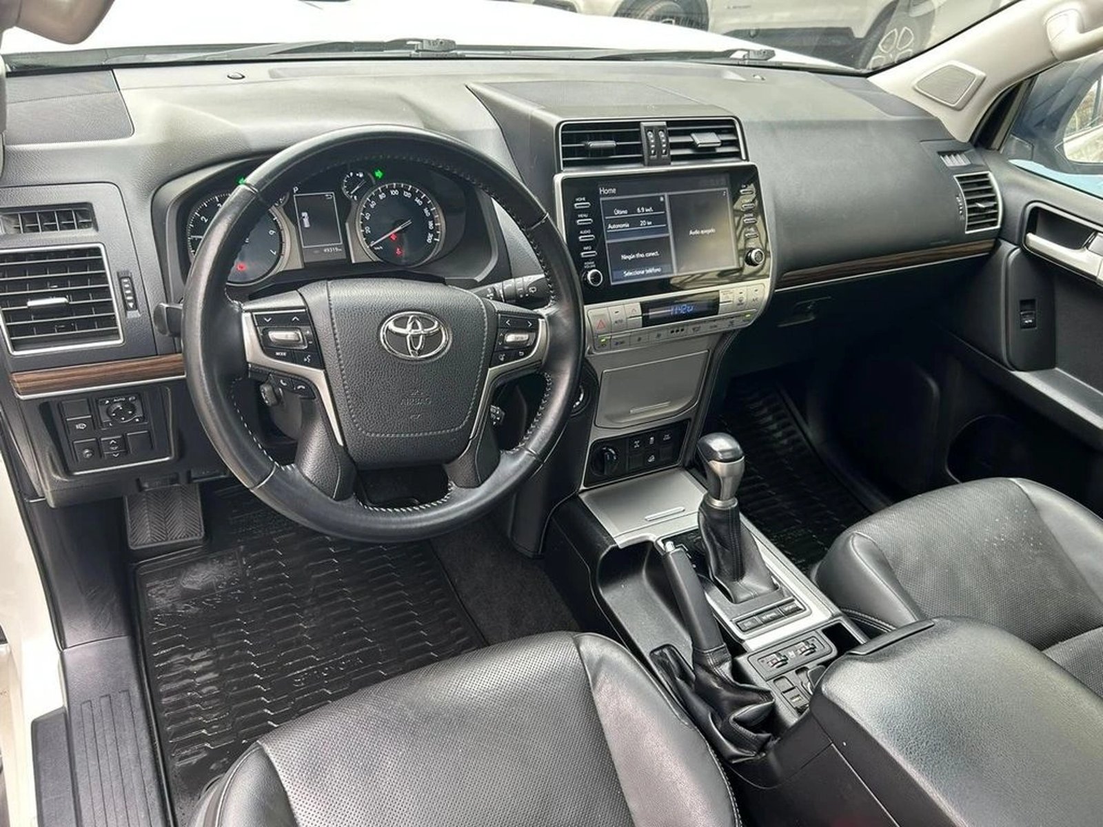 TOYOTA LAND CRUISER PRADO 4.0 PRADO VX 4X4 AT 5P 2023 - Imagen 12 de 16