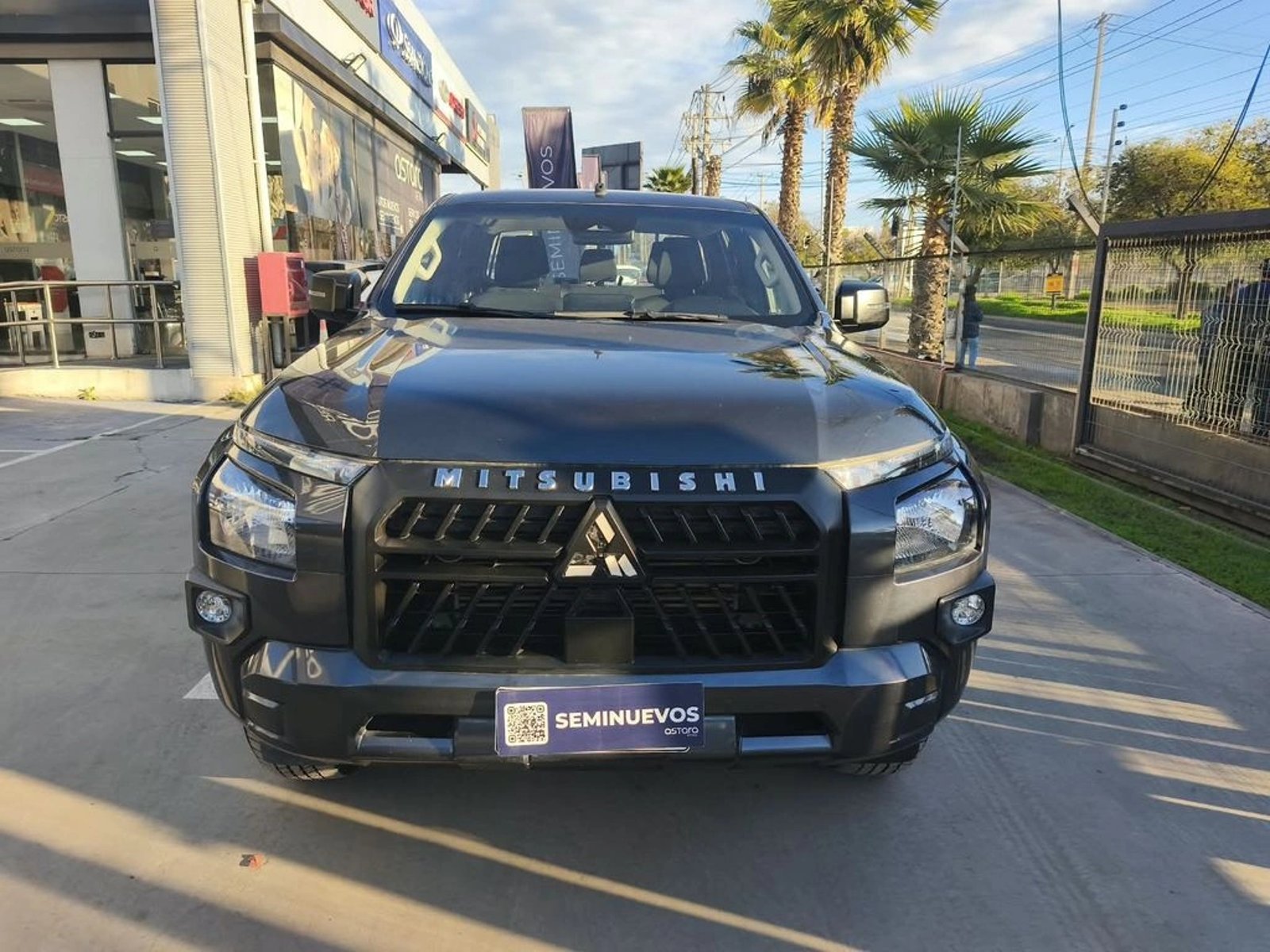 Mitsubishi L200 KATANA XRT 2.5 MT 4X4 2024 - Foto 3 de 20