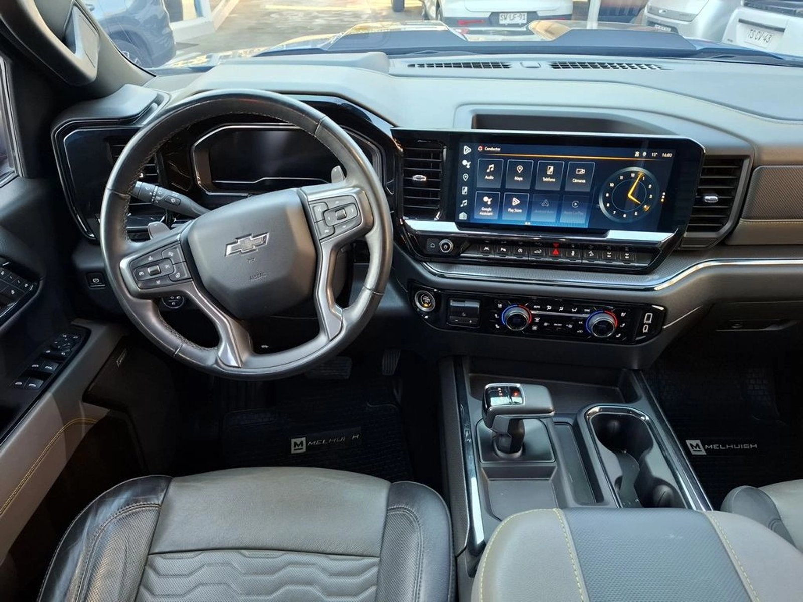 Chevrolet SILVERADO 6.2 ZR2 4X4 AT 4P 2024 - Imagen 14 de 20