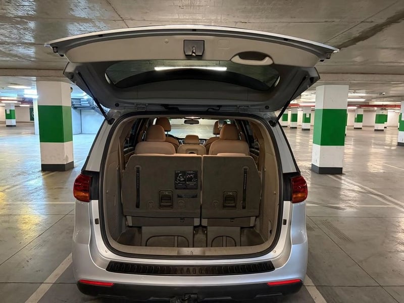 Kia GRAND CARNIVAL EX 3.3 AUT 2019 - Imagen 16 de 19