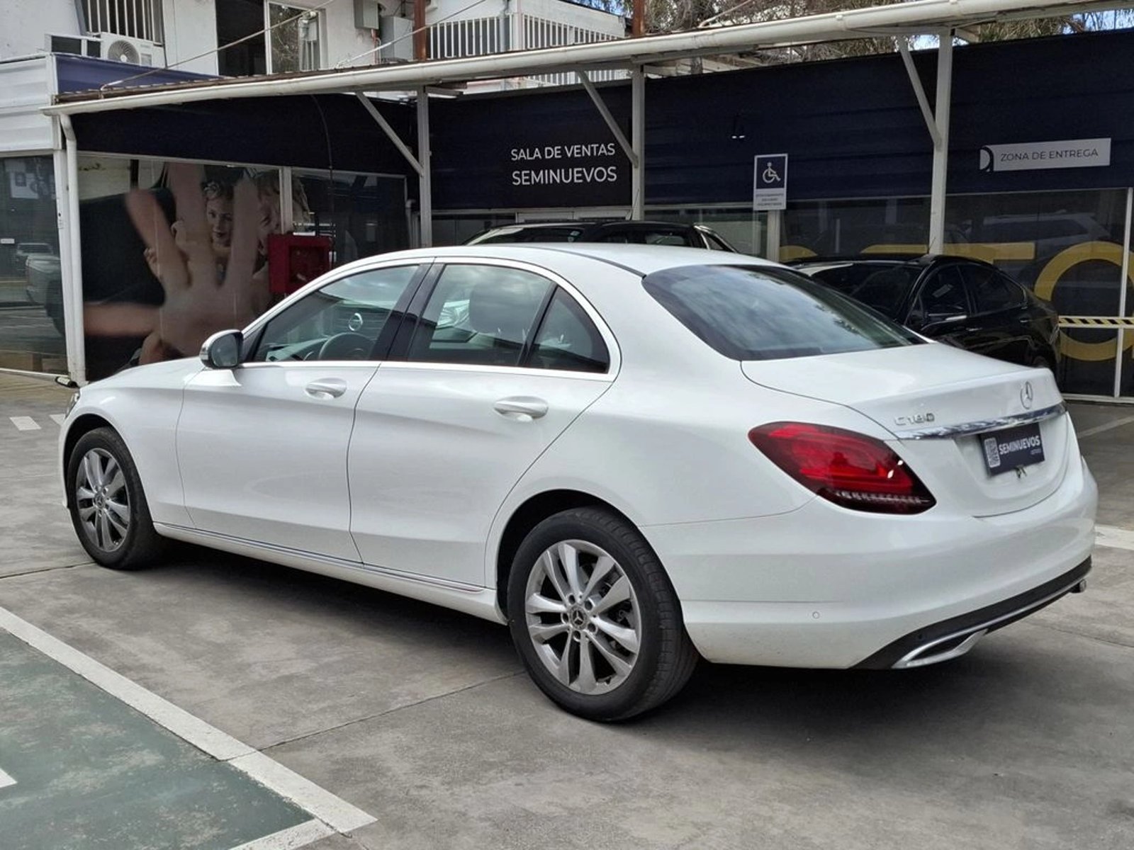 MERCEDES-BENZ C 180 1.6 FL SPORT 4X2 AT 4P 2019 - Imagen 8 de 20