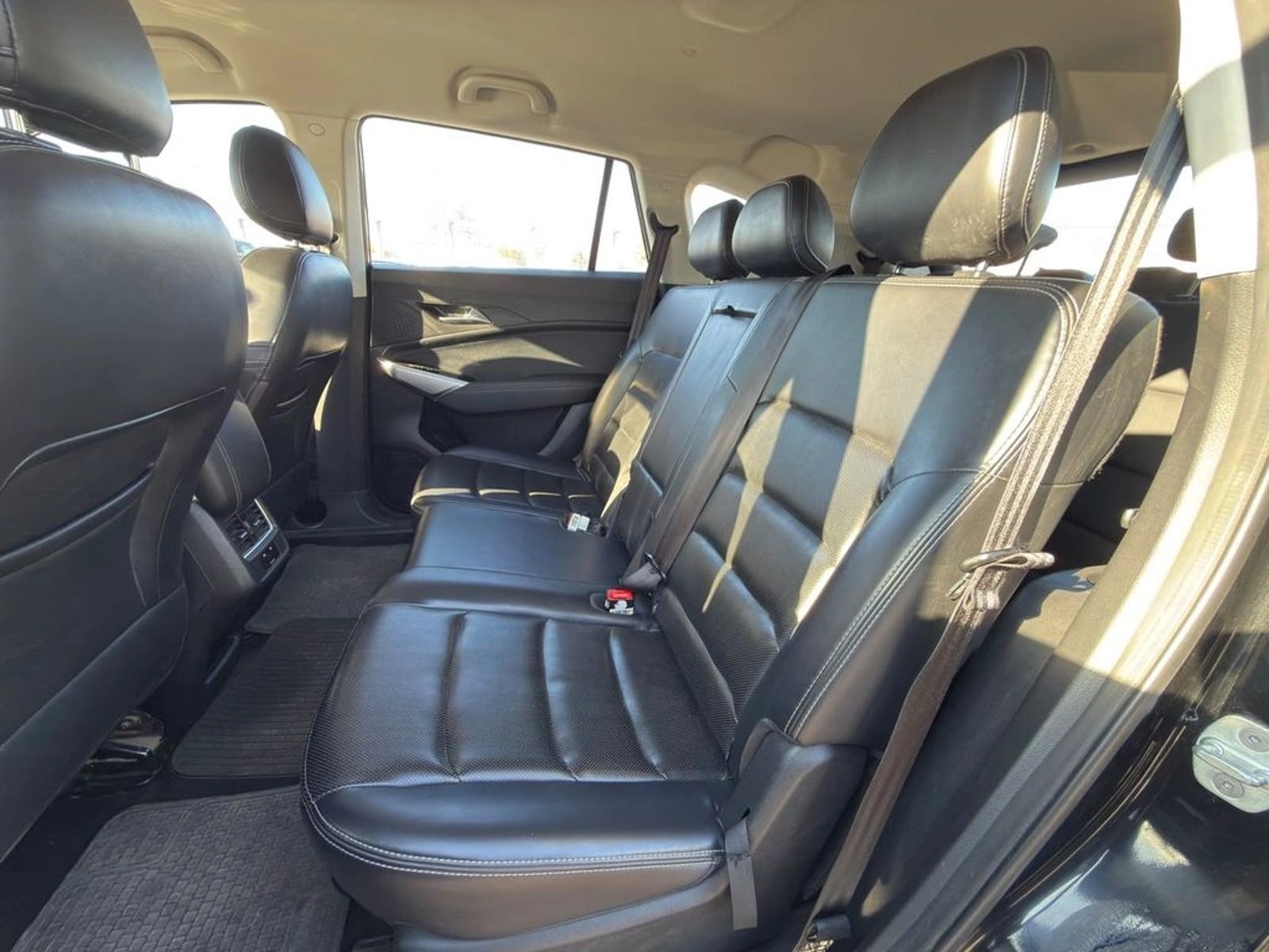 JAC JS8 1.5 LUXURY SE 4X2 6MT 5P 2023 - Imagen 13 de 20