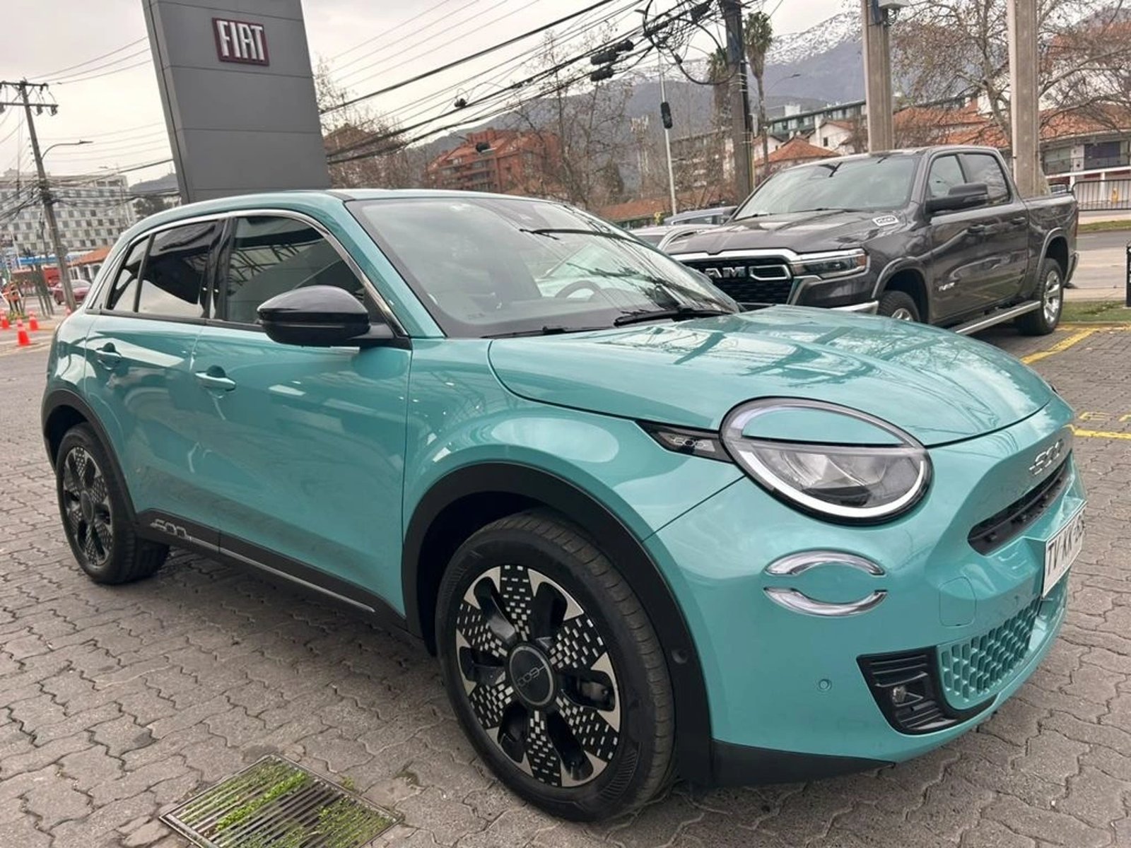 Fiat 600e 0.0 E AT ELECTRICO 2025 - Imagen 3 de 16