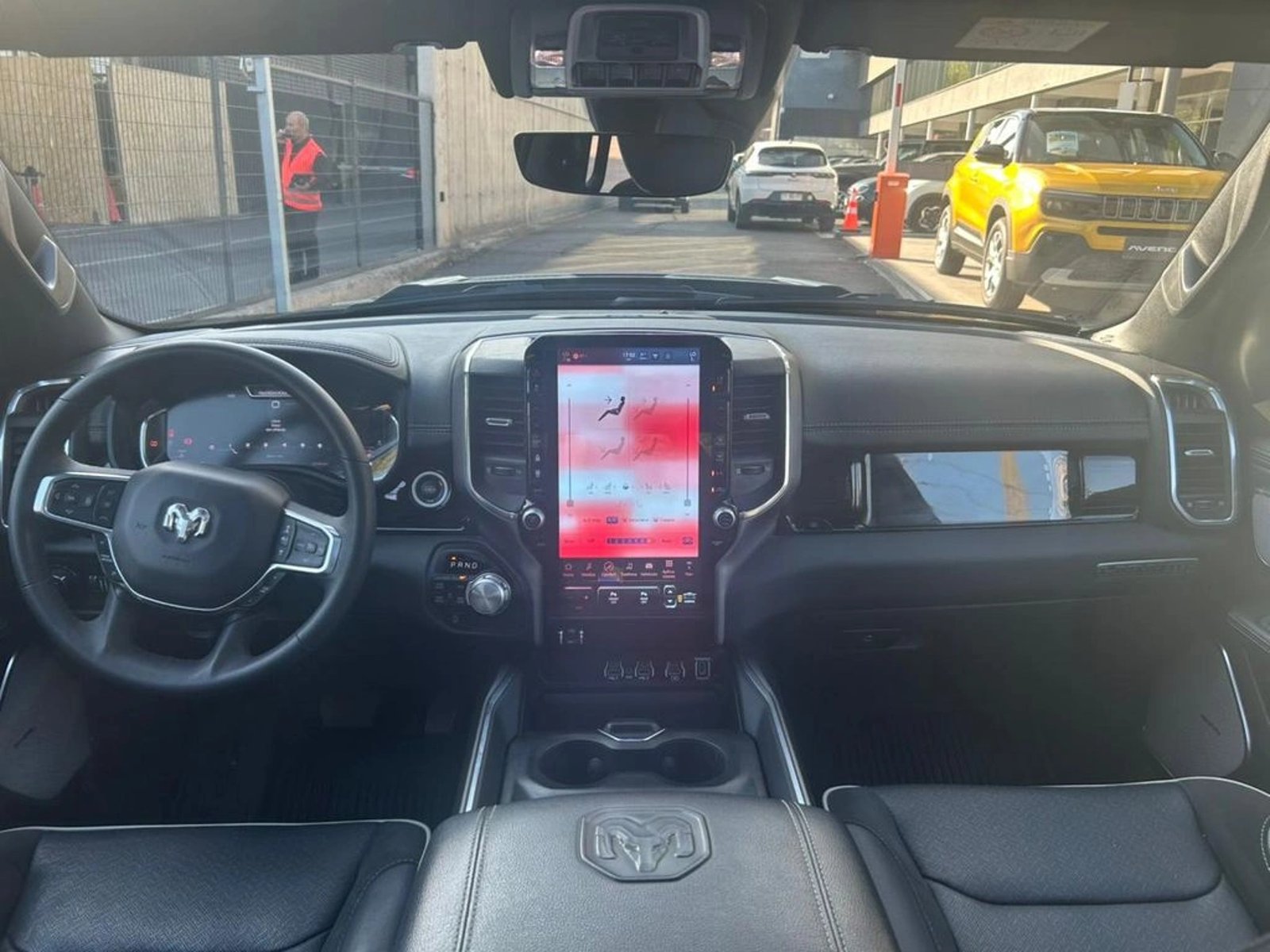 RAM 1500 LARAMIE 3.0T 4X4 AT 2025 - Foto 5 de 15