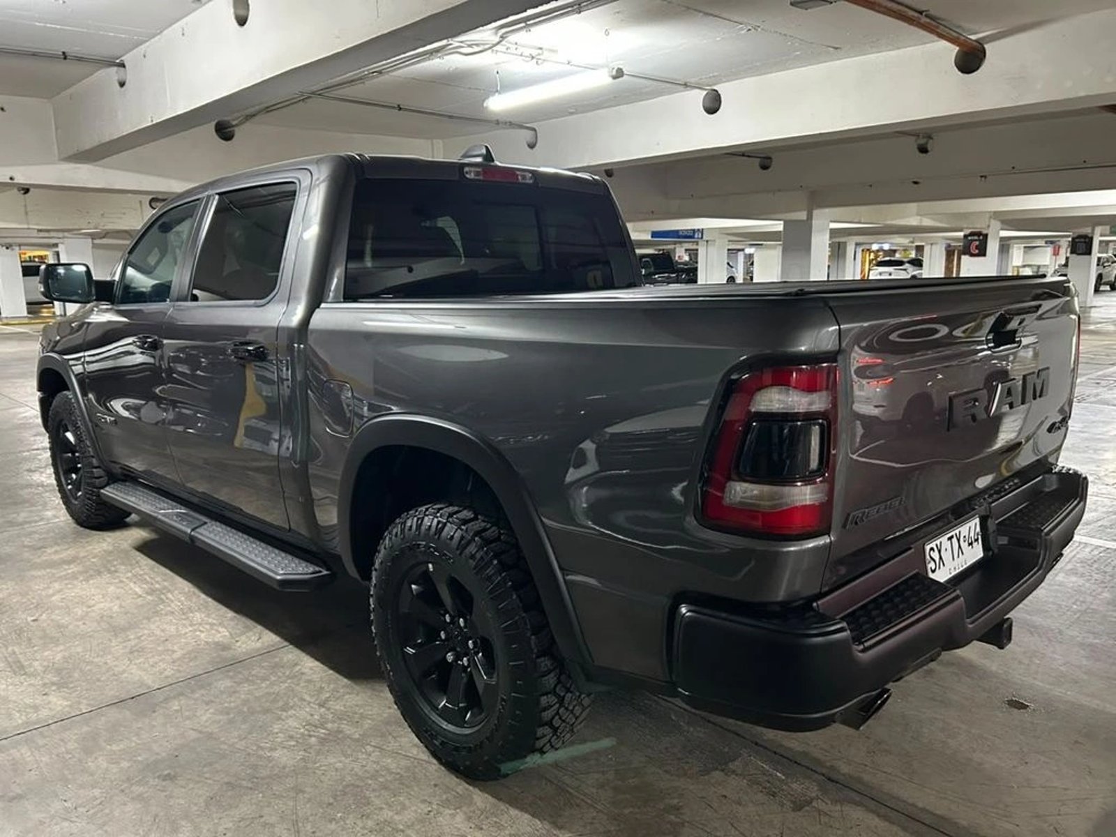 RAM 1500 5.7 REBEL 4X4 AT 4P 2023 - Foto 5 de 17