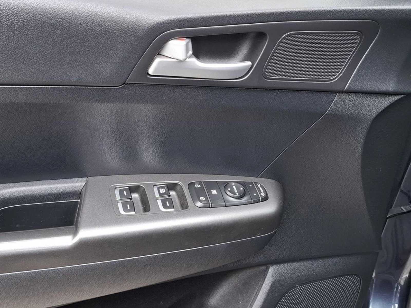 Kia SPORTAGE QL PE 2.0 CRDI 2021 - Imagen 12 de 20