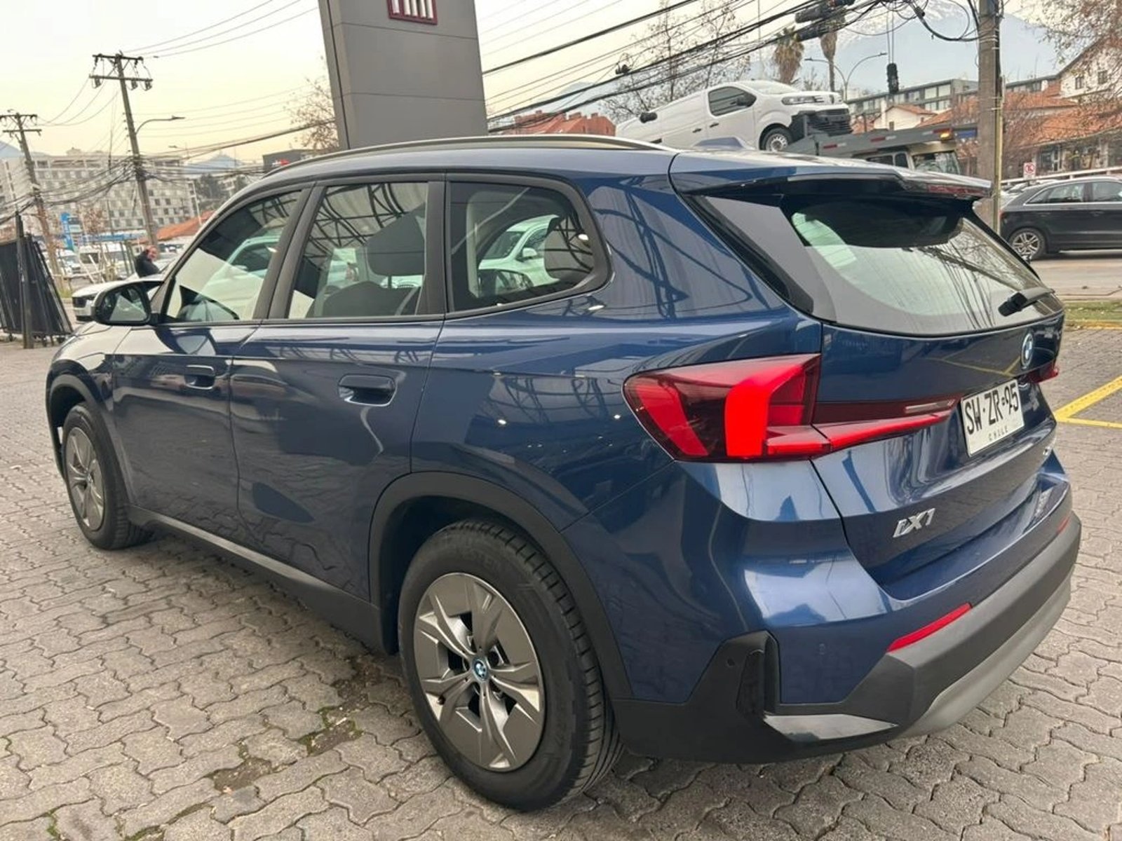 BMW IX1 0.0 XDRIVE40 SUITE AT 4X4 ELECTRICO 2023 - Foto 5 de 16