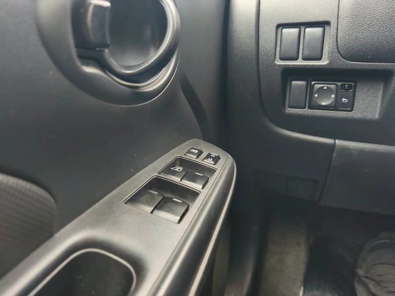 Nissan VERSA SENSE 1.6 AT 2021 - Imagen 18 de 20