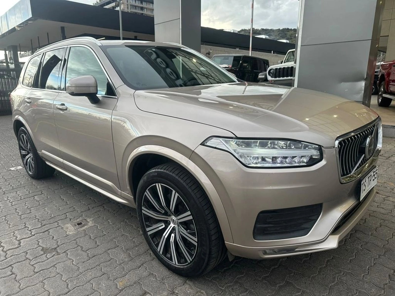 Volvo XC90 B6 PLUS HEV 4X4 2.0 AUT 2025 - Foto 3 de 14