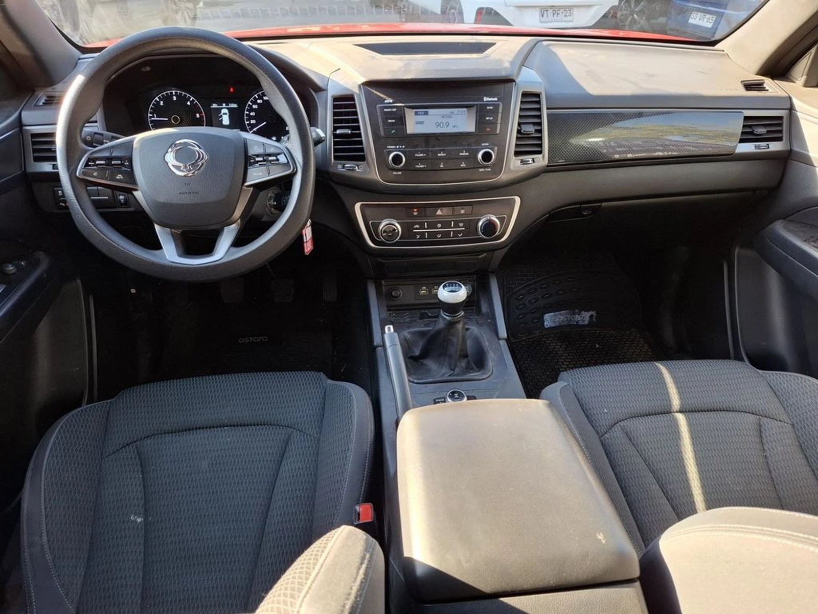 SsangYong MUSSO 2.2 GRAND GLX TD DIESEL 4WD MT6 4P 2024 - Imagen 13 de 20