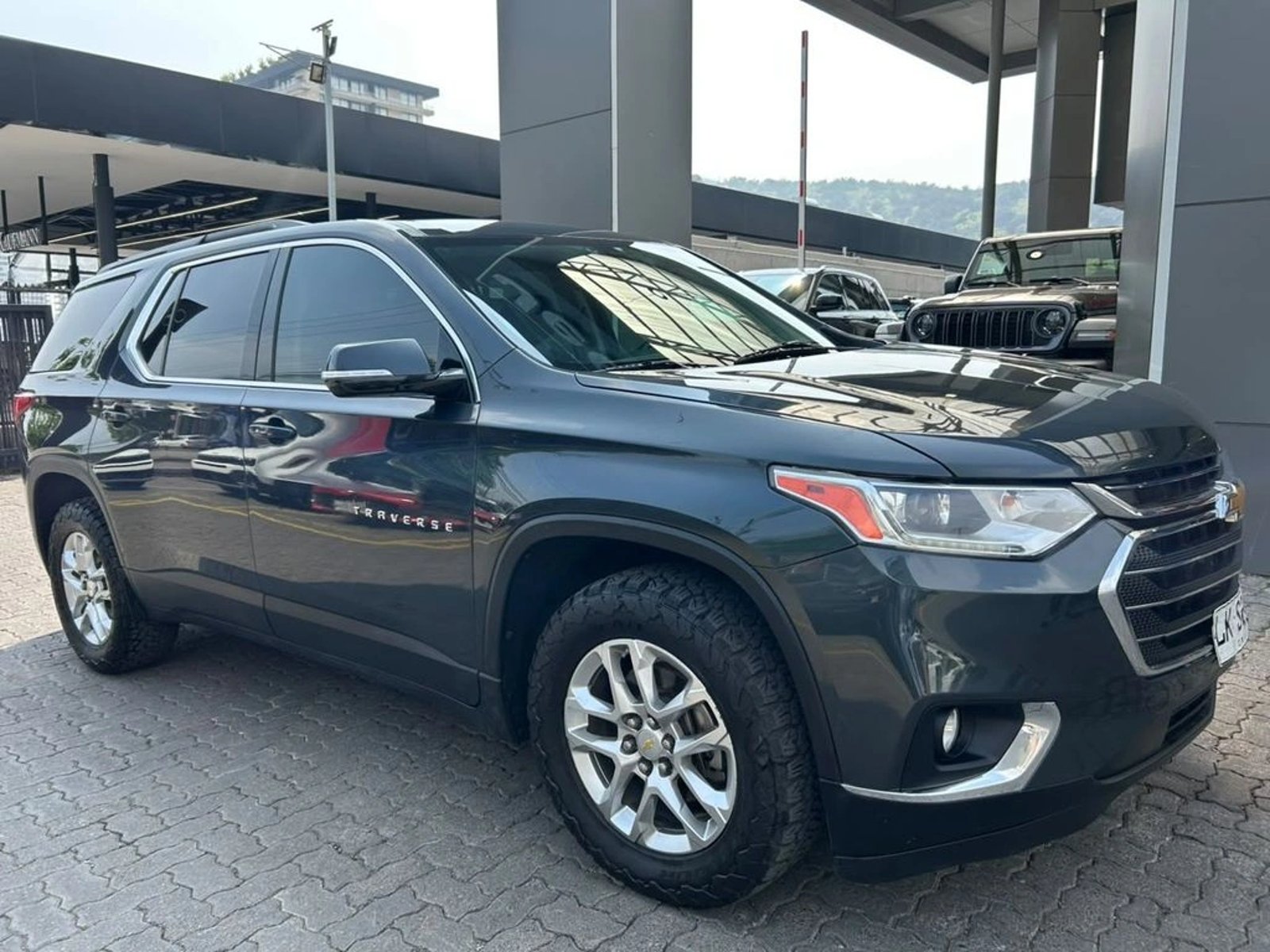Chevrolet TRAVERSE 3.6L LT FWD AT 5P 2019 - Foto 3 de 17