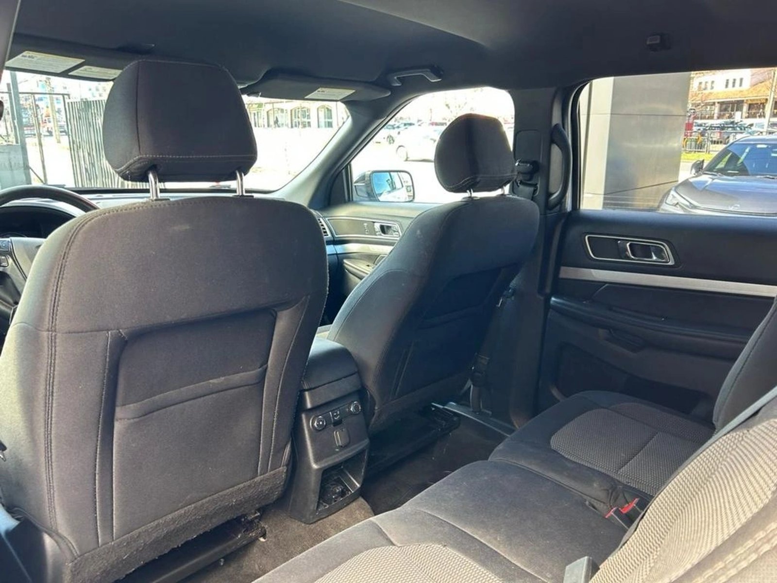 Ford EXPLORER 3.5 XLT 4X2 3 CORRIDAS AT 5P 2017 - Imagen 10 de 16