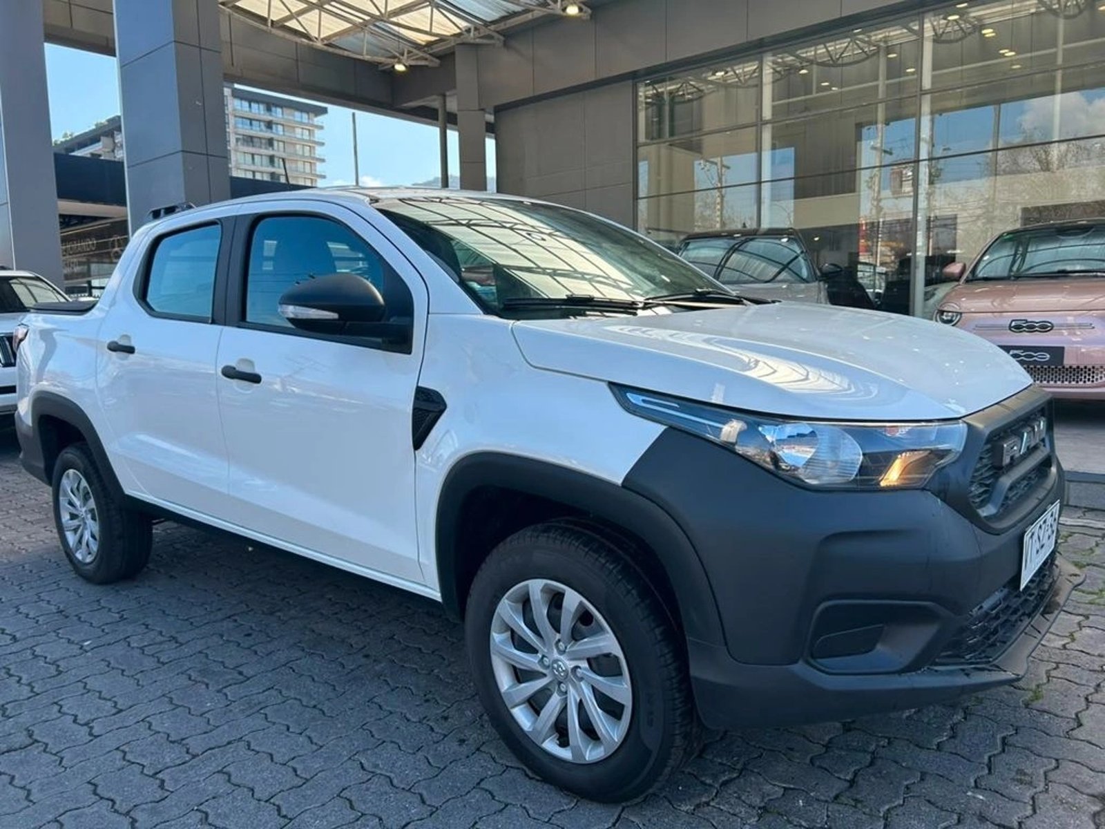 RAM 700 SLT 1.3 MT 2026 - Foto 4 de 17