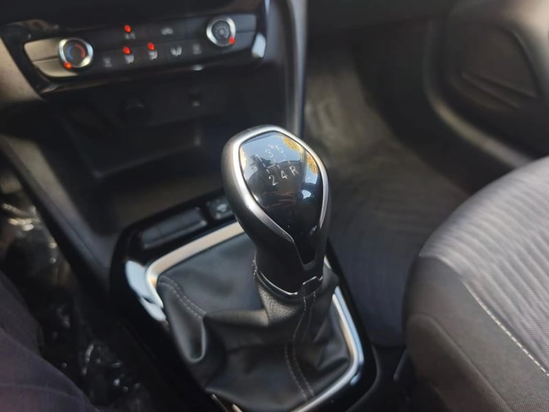 Opel CORSA 1.2 EDITION MT 2023 - Imagen 16 de 20